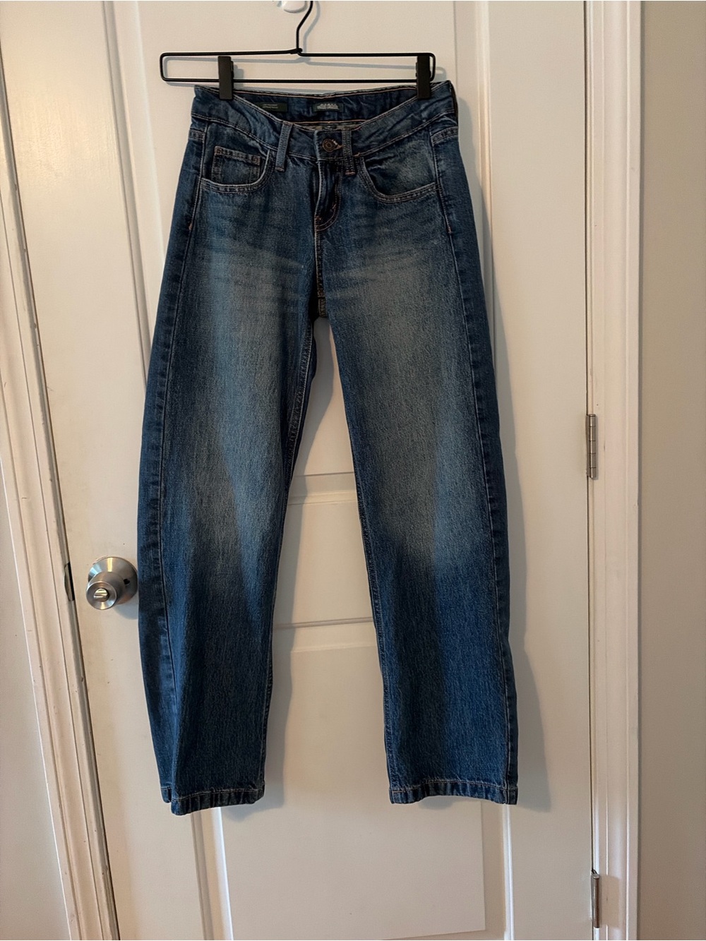 wild fable Women's Relaxed Mid Blue Straight Jeans
